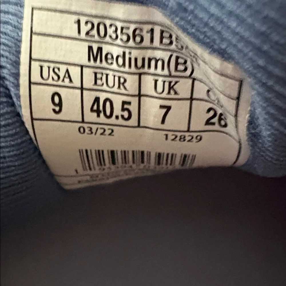 Brooks sneakers. Size 9 B. Ghost nwt - Picture 7 of 7